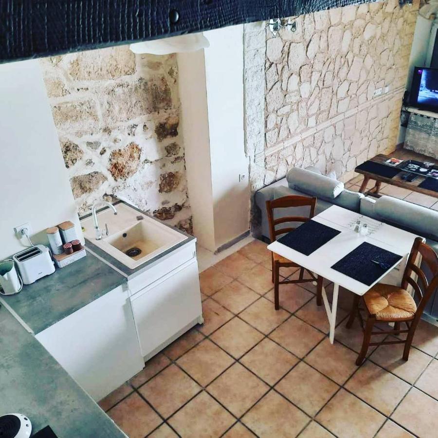 Maison avec jacuzzi Saint-Mitre-les-Remparts Extérieur photo